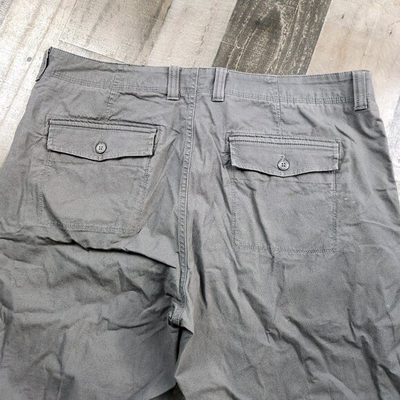 Mens LL Bean size 38x30 Standard Fit Canvas Outdoor Hiking Pants Shorts - Picture 3 of 10